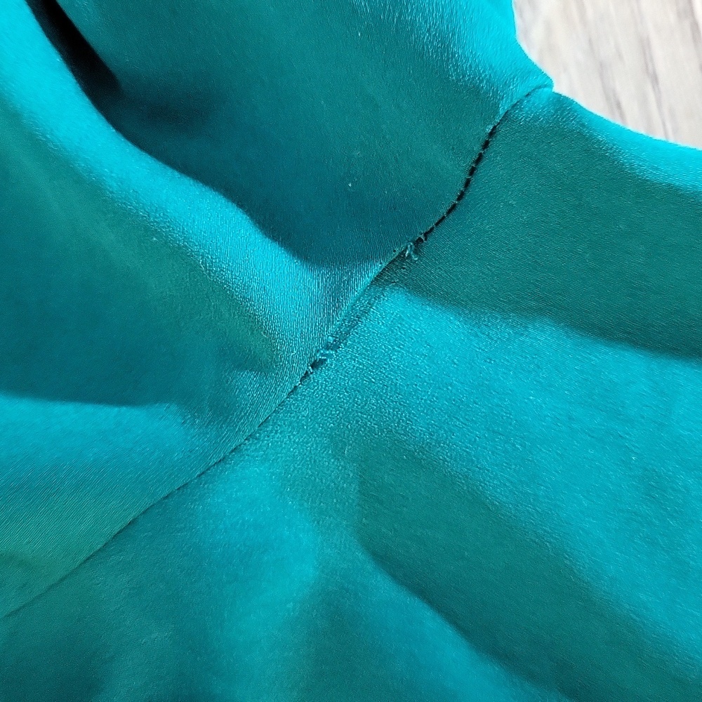 J Crew Womens Small Blouse Teal Pleated Neckline Keyhole Back Long Sleeve Flowy - Picture 8 of 8